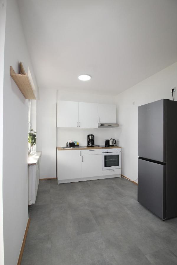 Apartmenthaus Kitzingen - Grosszuegige Wohnungen Fuer Je 6 Personen Mit Balkon מראה חיצוני תמונה