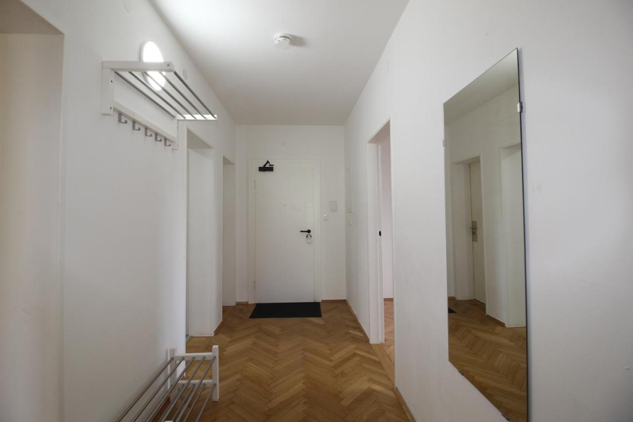 Apartmenthaus Kitzingen - Grosszuegige Wohnungen Fuer Je 6 Personen Mit Balkon מראה חיצוני תמונה