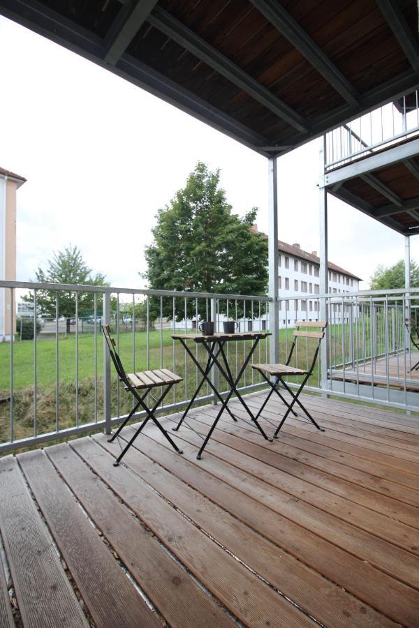 Apartmenthaus Kitzingen - Grosszuegige Wohnungen Fuer Je 6 Personen Mit Balkon מראה חיצוני תמונה